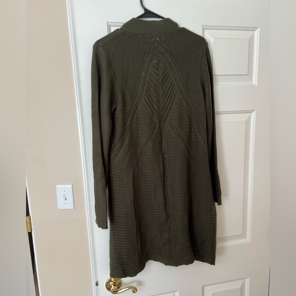 Design historic dark green sweater size large. - Picture 2 of 3